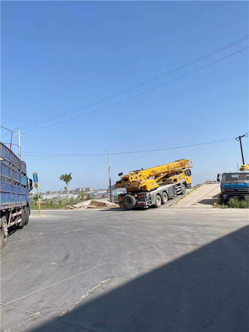 爱辉区25吨吊车的租赁价格大概是多少？